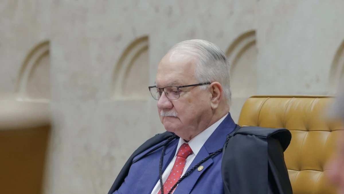 Fachin cancela sessão do STF após decisão de Dino sobre diretor da PF