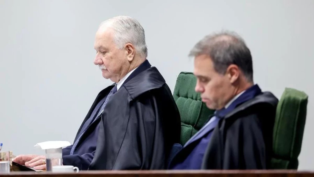 Fachin avoca relatoria de caso sobre Moraes e Vorcaro e retira processo de Mendonça