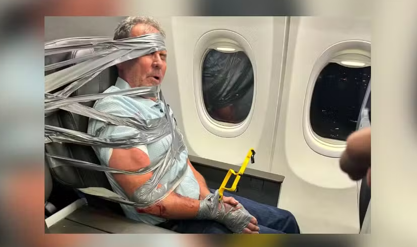 Passageiro de 67 anos é contido com fita adesiva e abraçadeiras em voo da American Airlines