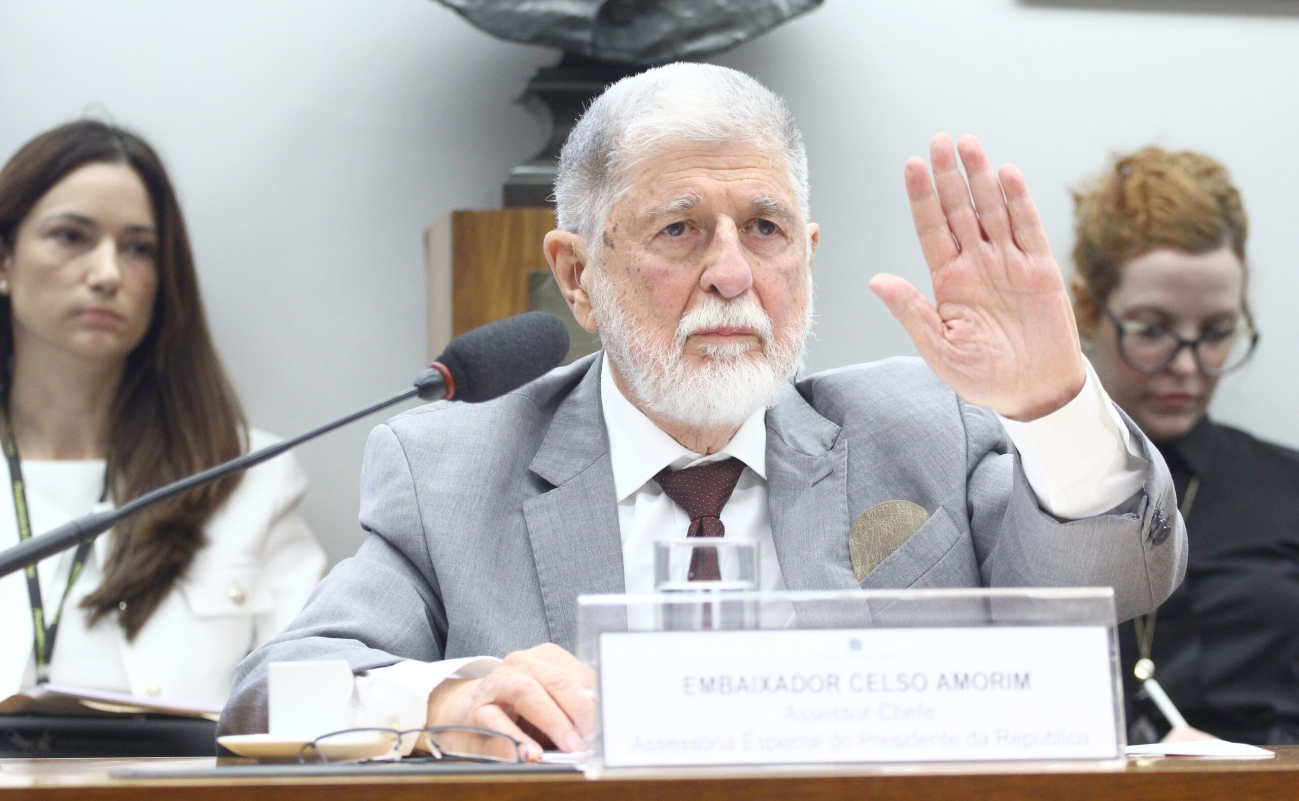 Celso Amorim visita a China e se reúne com chanceler Wang Yi