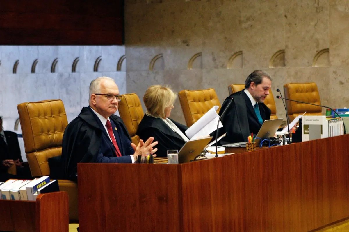 Foro para ministros do STF não existe em cortes supremas dos EUA, Alemanha, França e Reino Unido