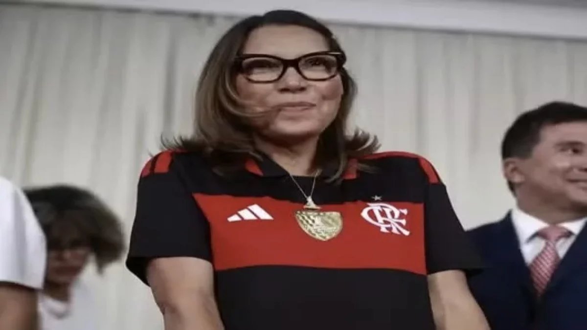 Torcedores do Flamengo criticam Janja por usar camisa do clube e ligam reação à proibição das bets
