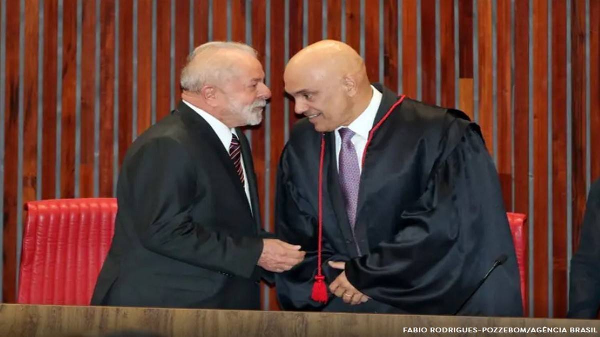 Escritor Augusto de Franco, ex-PT, alerta para golpe em curso e risco de ruptura institucional