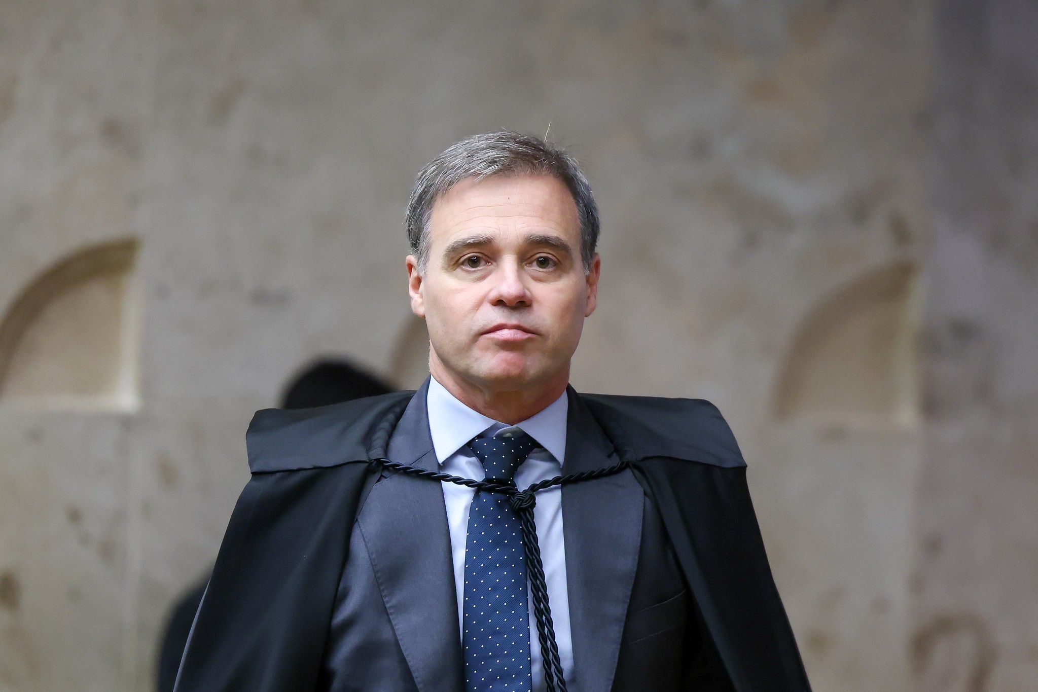 Ministro André Mendonça ganha 1,3 milhão de seguidores no Instagram e supera Messi em crescimento