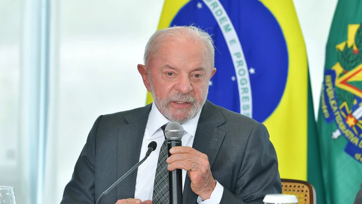 Mensagens no celular de Vorcaro mostram advogado como ponte até Lula