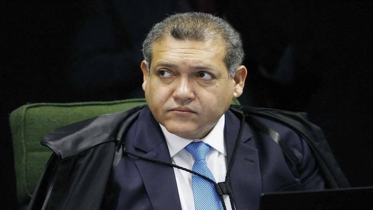 Nunes Marques mantém no ar posts da campanha de Lula que chamam Flávio Bolsonaro de “traidor da pátria”