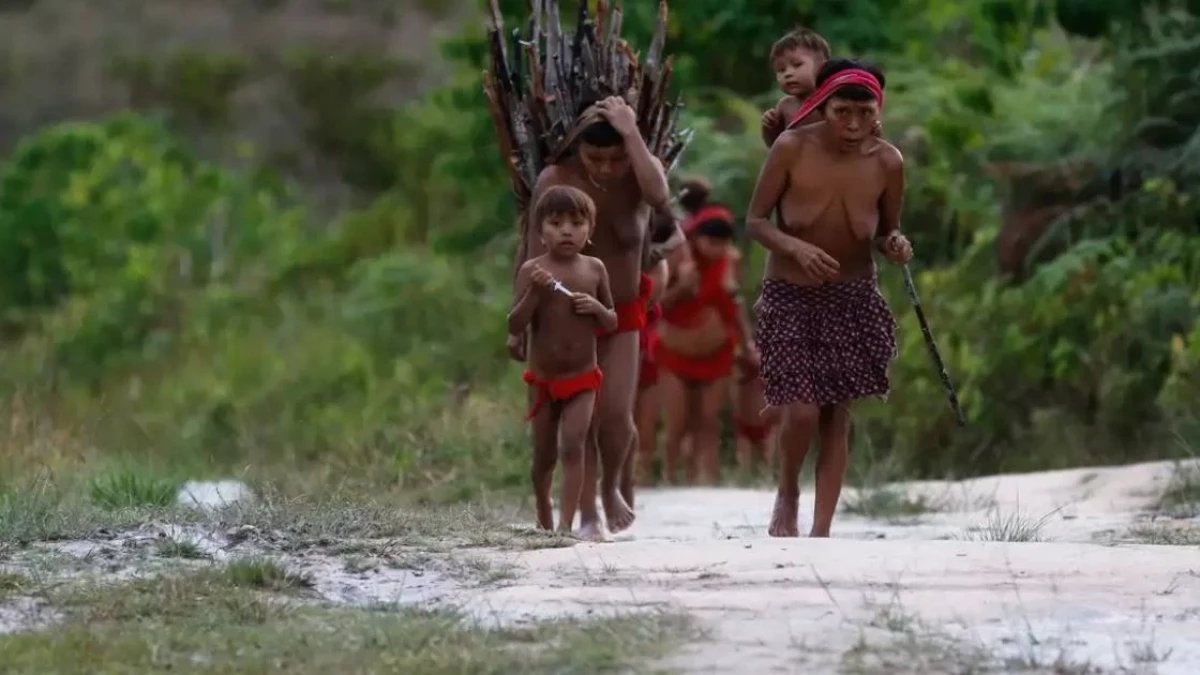 MPF investiga contrato de R$ 15,8 milhões com ONG para coleta de lixo na Terra Yanomami