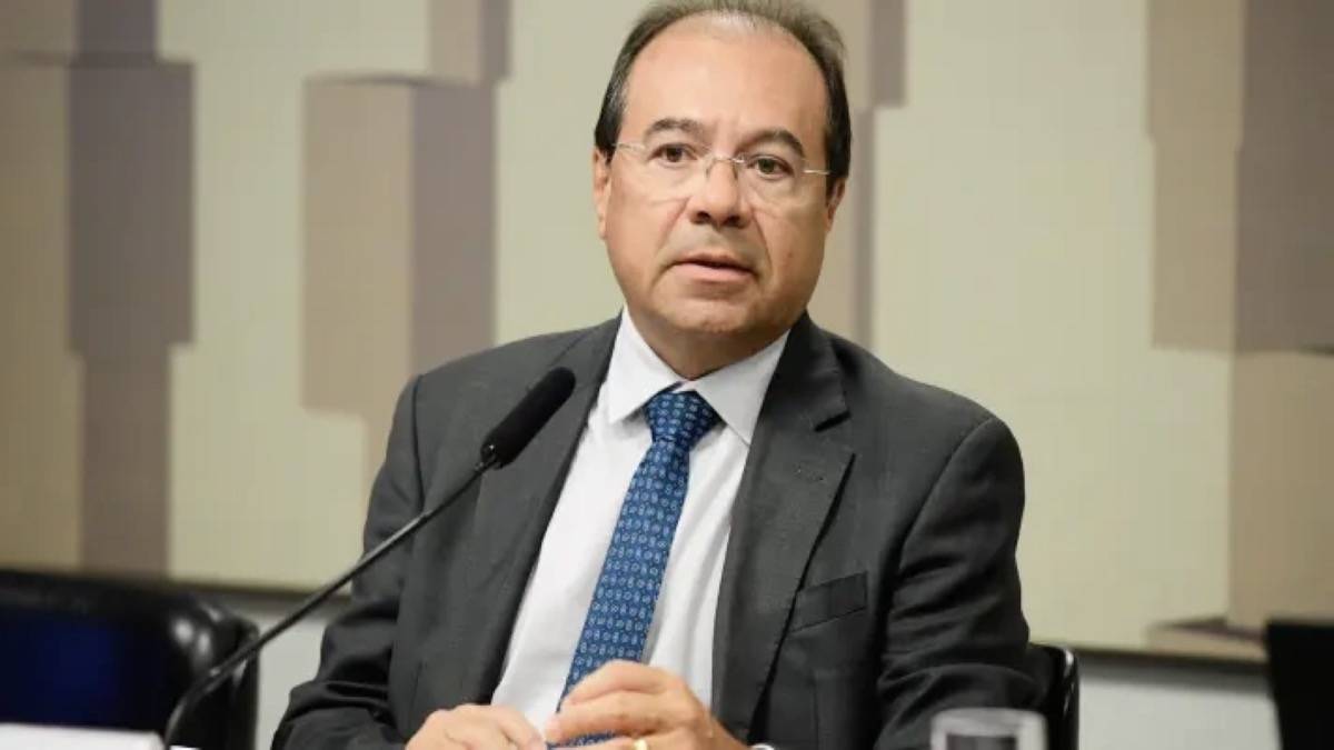 Conselho do MPF arquiva investigação contra Gonet com voto de minerva de Nicolao Dino