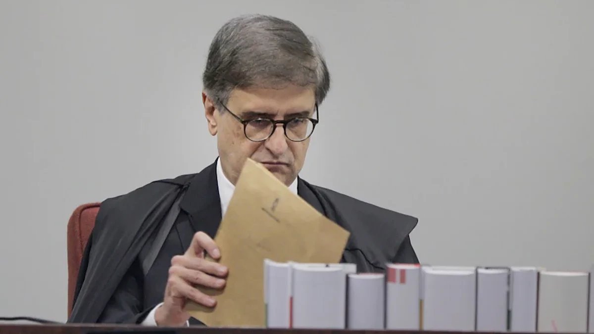 Paulo Gonet e familiares são citados 33 vezes no inquérito do caso Master que ele quer anular