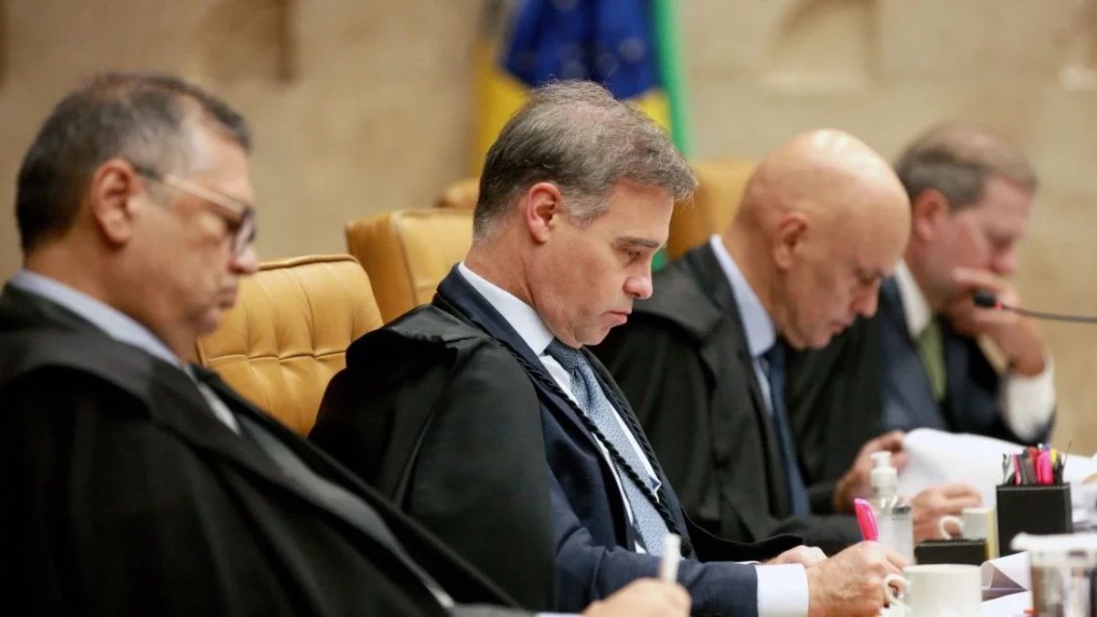 Pesquisa Indexa: 68% se dizem totalmente a favor de impeachment de ministros do STF