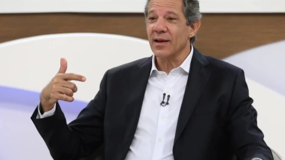 PT reduz repasses para Haddad em SP, força demissões e paralisa impulsionamento digital