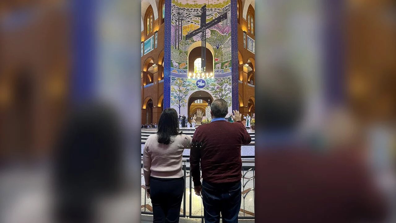 Tebet publica foto no Santuário de Aparecida em meio a fake news já desmentida sobre padroeira
