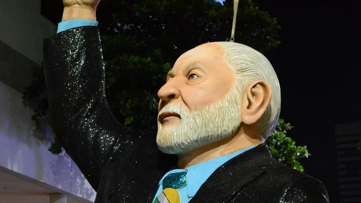 TSE determina que Instagram entregue dados de presidente de escola de samba que homenageou Lula no Carnaval