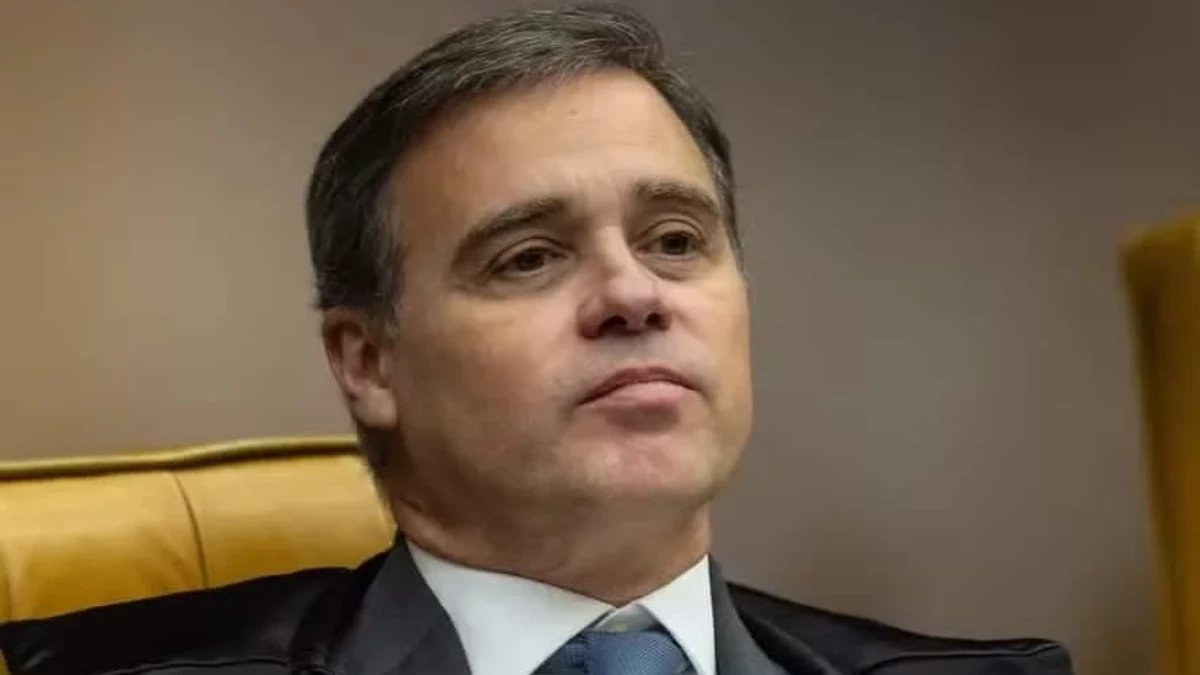 Urgente: André Mendonça intima Ministro da Justiça Wellington César em crise entre STF e Polícia Federal