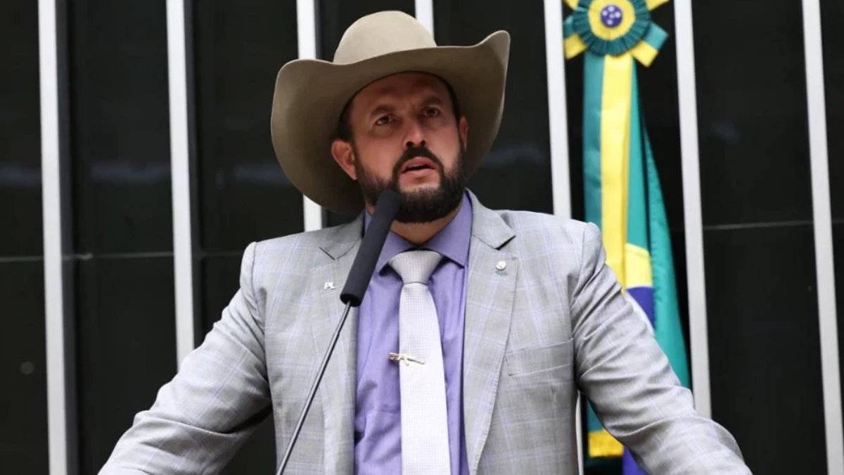 Zé Trovão pede ao STF revisão de decisões de Moraes após revelações sobre mensagens de Vorcaro