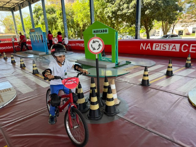 ‘Na Pista Certa’ inicia educação no trânsito para crianças da rede municipal