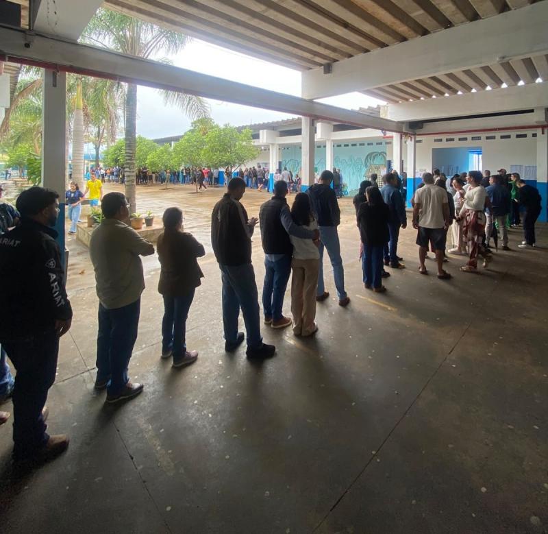 Temporal no oeste paulista causa apagões e atrasa votação em Santo Expedito