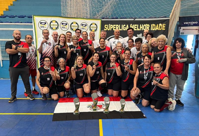 Vôlei Adaptado de Prudente sobe ao pódio na Superliga Melhor Idade SP