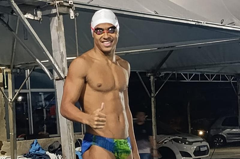 Seis nadadores prudentinos disputam torneio regional de natação em Votuporanga