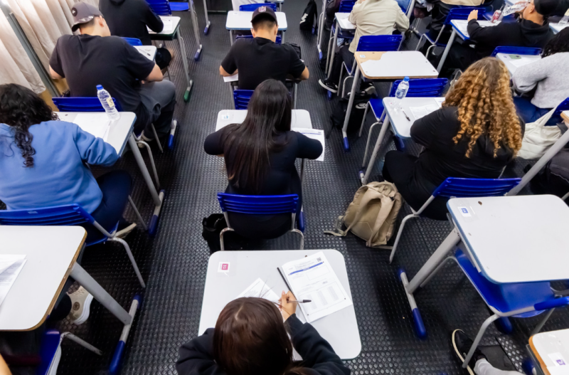 Saresp volta ao formato impresso e é aplicado nesta quarta e quinta-feira para o 9º ano em SP
