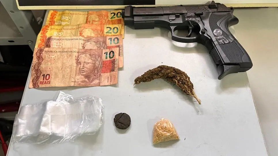 Dois adolescentes são apreendidos por tráfico de drogas em Pirapozinho