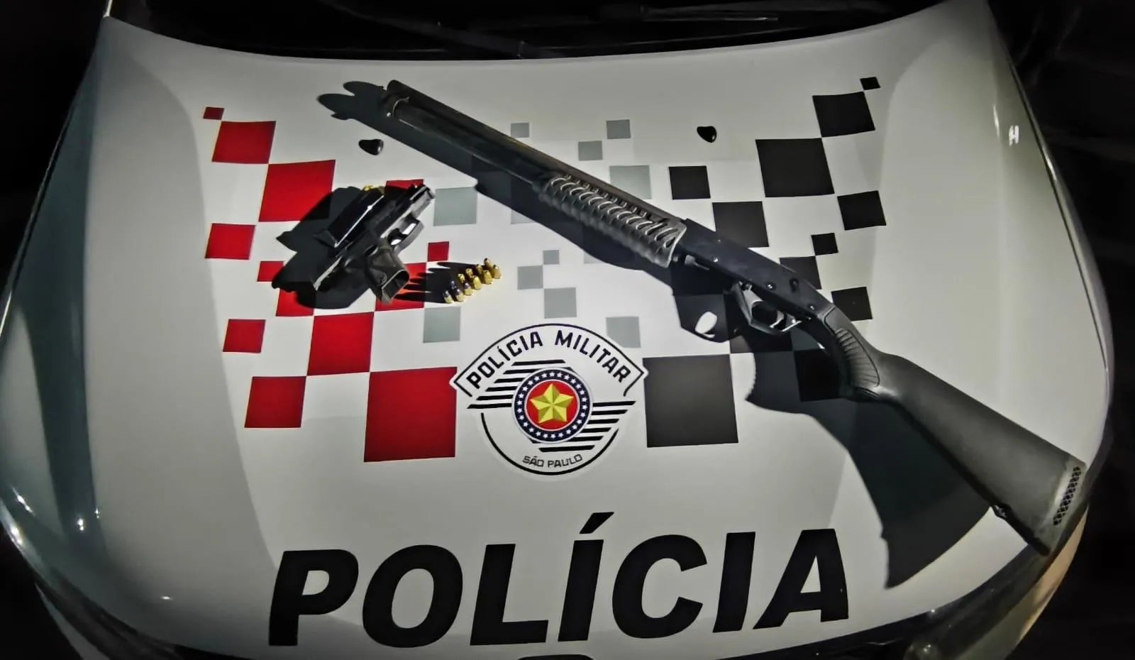 Homem é preso em Junqueirópolis suspeito de agredir a esposa e manter armas em casa