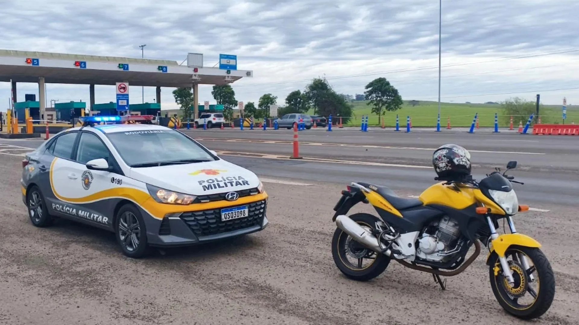 Motocicleta com 79 evasões de pedágio é abordada em Presidente Bernardes