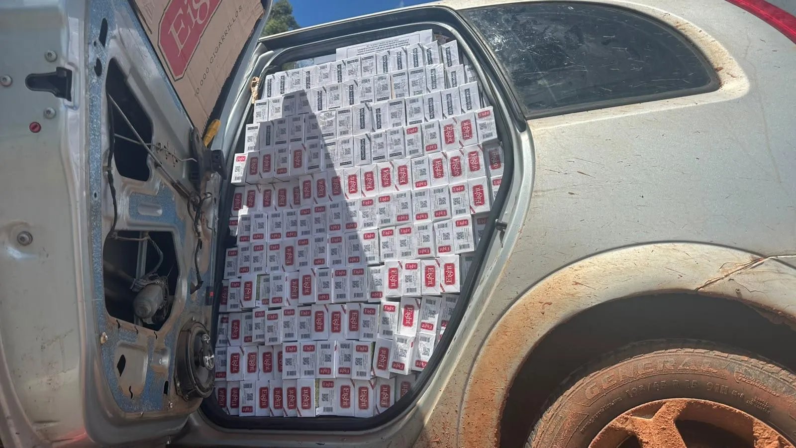 Motorista é preso com 22 mil maços de cigarro contrabandeado na SP-425 em Pirapozinho