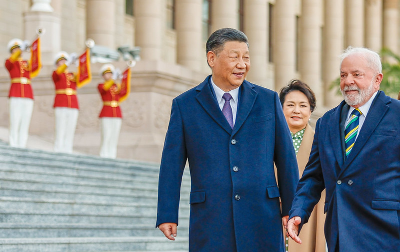 Xi Jinping parabeniza Lula e afirma que relação com o Brasil ficou ‘mais proeminente’