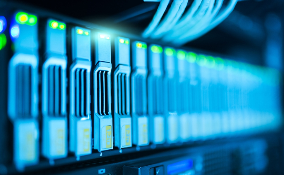 Expansão da IA amplia demanda por energia e infraestrutura em data centers
