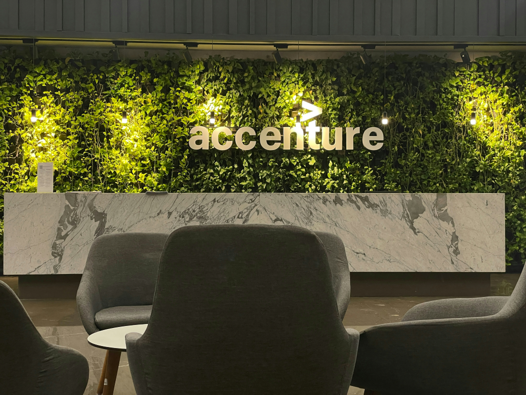 Accenture limita a US$ 29 por mês gastos de funcionários com ferramenta de IA Claude
