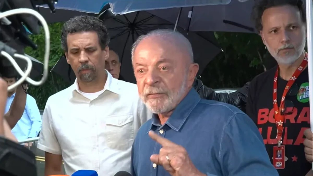 Advogado de empresa de Trump critica Zanin por prorrogação de urnas e compara Lula a Maduro