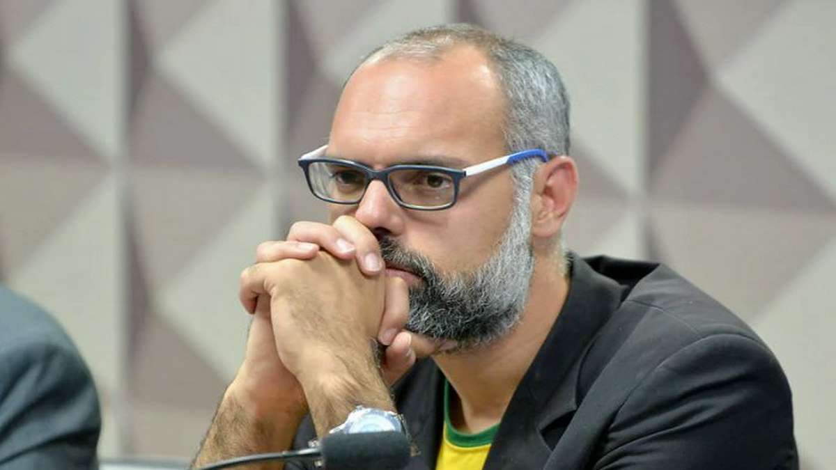 Moraes extingue inquérito contra Eustáquio e Allan dos Santos após parecer da PGR