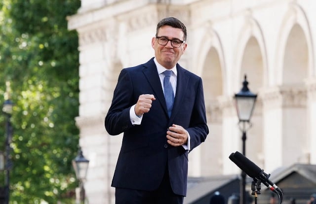 Premiê do Reino Unido diz que Rússia interferiu no referendo do Brexit