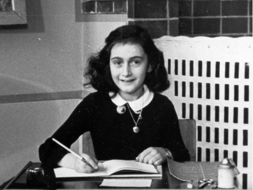 Coluna reage a crítica a Anne Frank e alerta para relativização do Holocausto
