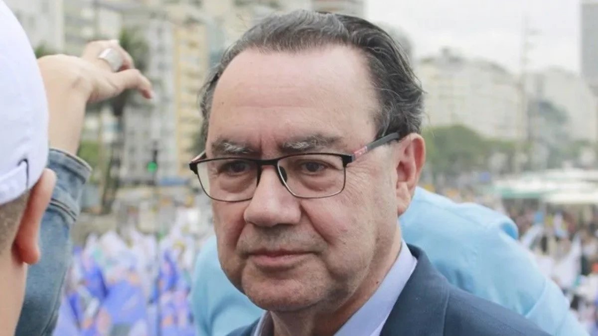 Cury declara apoio a Flávio Bolsonaro no segundo turno após carta com oito compromissos