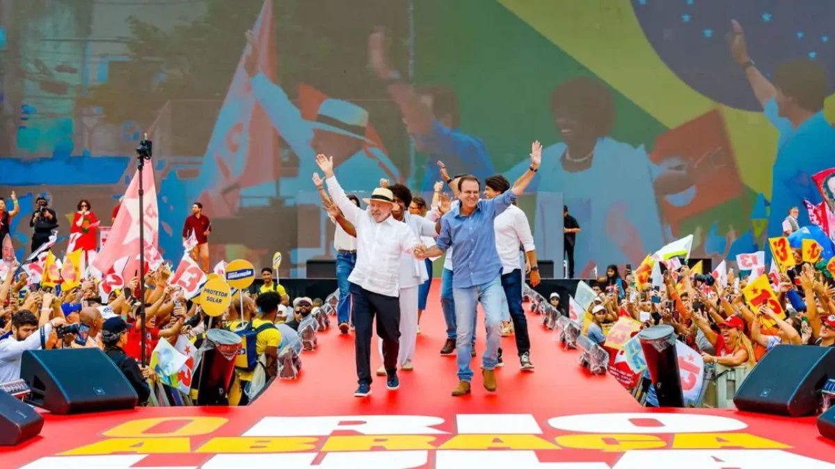 Campanha de Paes distribui cartilha para militância evitar polarização entre Lula e Flávio Bolsonaro
