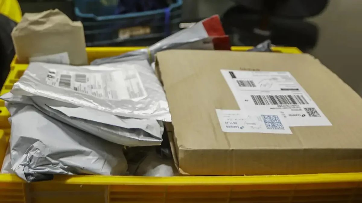 Compras internacionais de até US$ 50 terão cobrança da CBS a partir de 2027