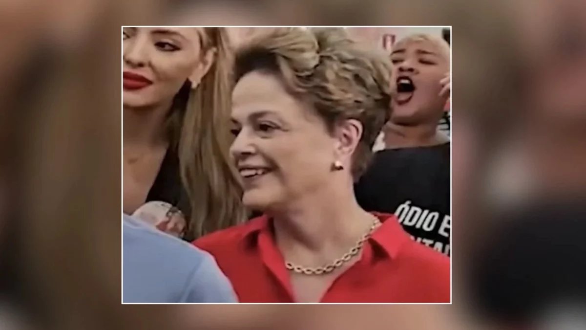 Dilma Rousseff é vaiada na fila de votação em colégio de Belo Horizonte