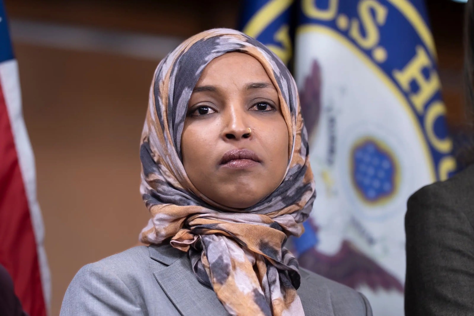 EUA investigam Ilhan Omar por suspeita de fraude em documentos de imigração