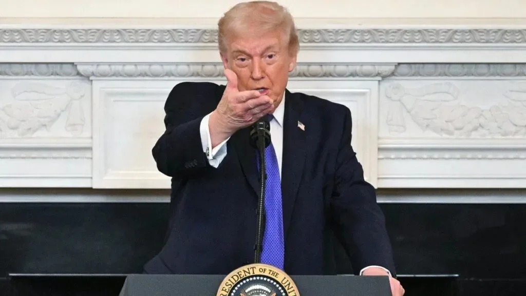 Trump diz que EUA vão ‘queimar’ se democratas vencerem e cita protestos na França