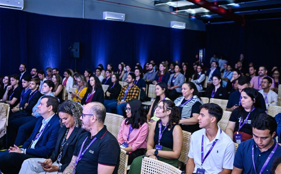 Business Tech Congress reúne executivos e estudantes em Vitória para debater IA