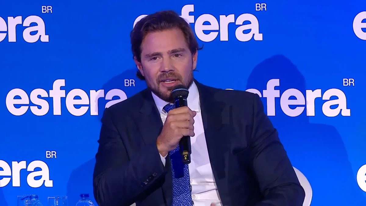 FAB impõe sigilo de 100 anos sobre lista de passageiros de jato ligado a Vorcaro