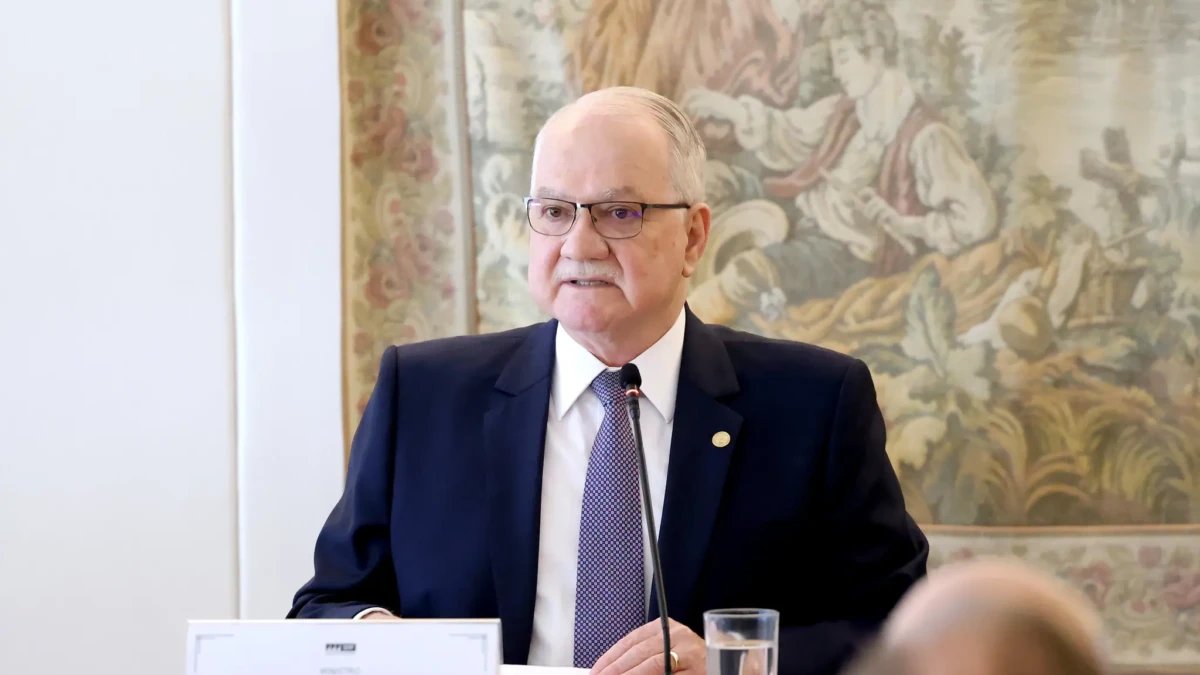 Fachin devolve a Mendonça relatoria do caso do INSS e mantém Banco Master sob sua responsabilidade
