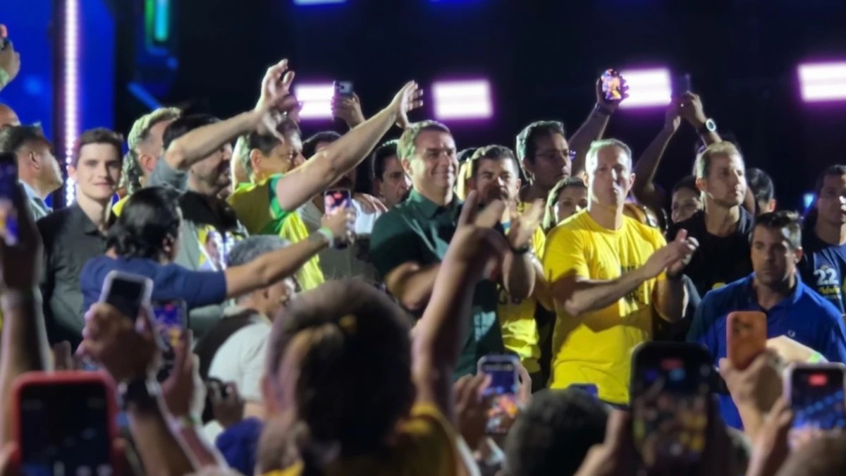 Flávio Bolsonaro aceita desafio de Lula sobre sigilos e condiciona abertura a dados de Marcola e da família do president