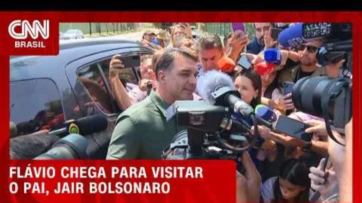 Flávio Bolsonaro diz que Jair está satisfeito com o 1º turno e deu dicas para a reta final