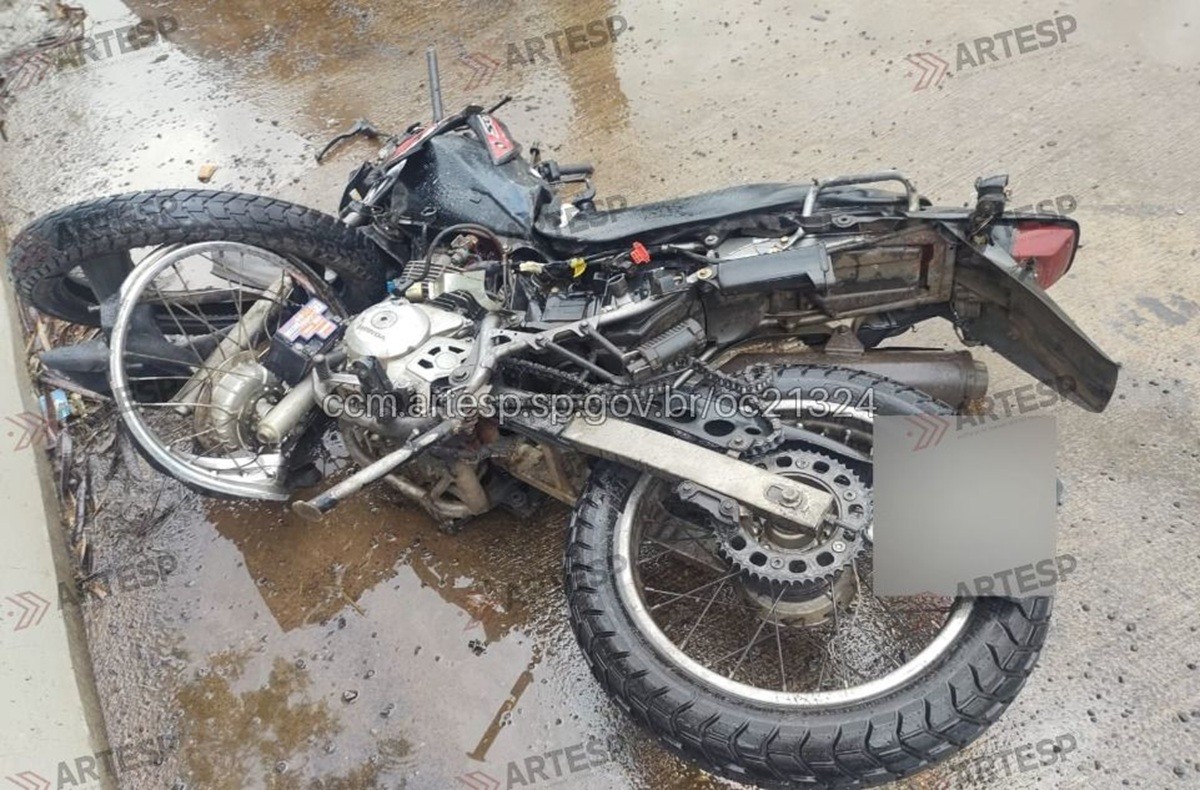 Motociclista morre após carro invadir pista contrária em estrada vicinal de Presidente Bernardes