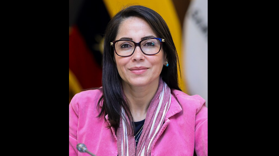 Polícia do Equador prende Luisa González, líder da oposição, em investigação sobre financiamento de campanha