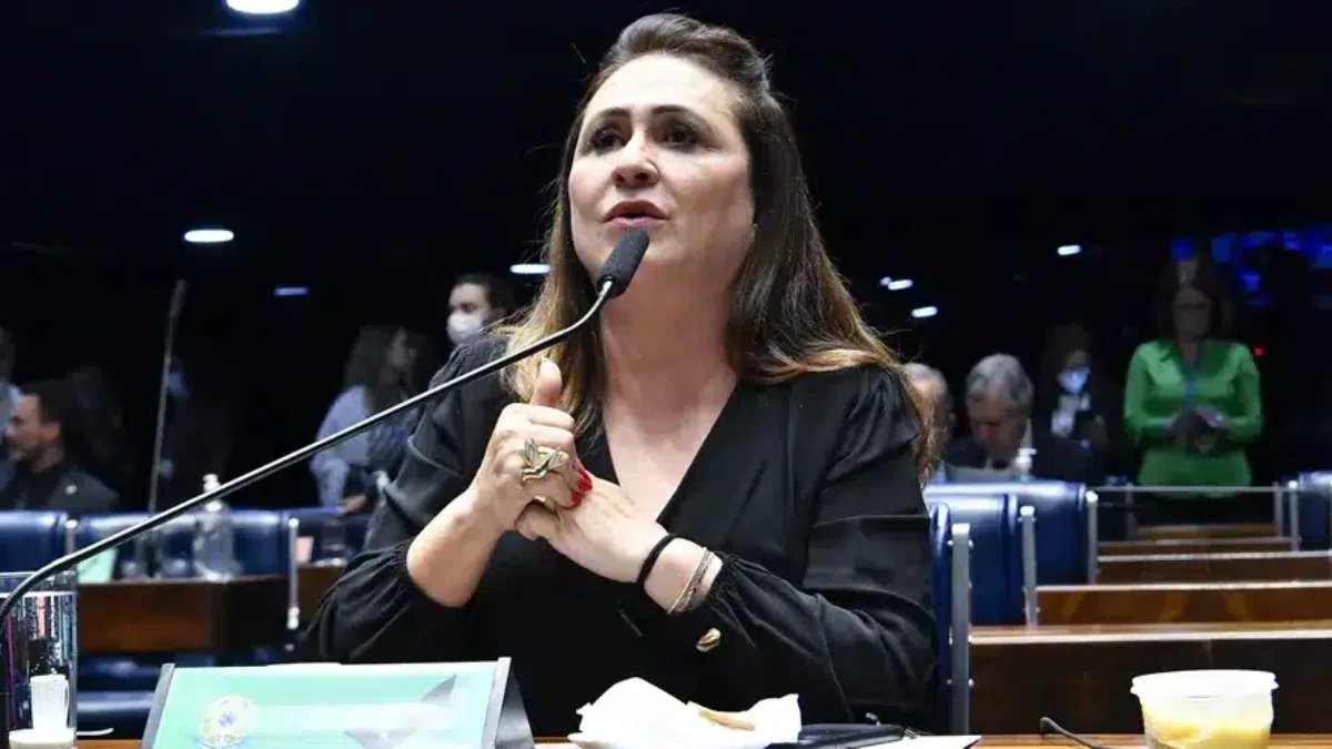 Kátia Abreu critica Janja e pede mais Alckmin em reunião da cúpula do PT