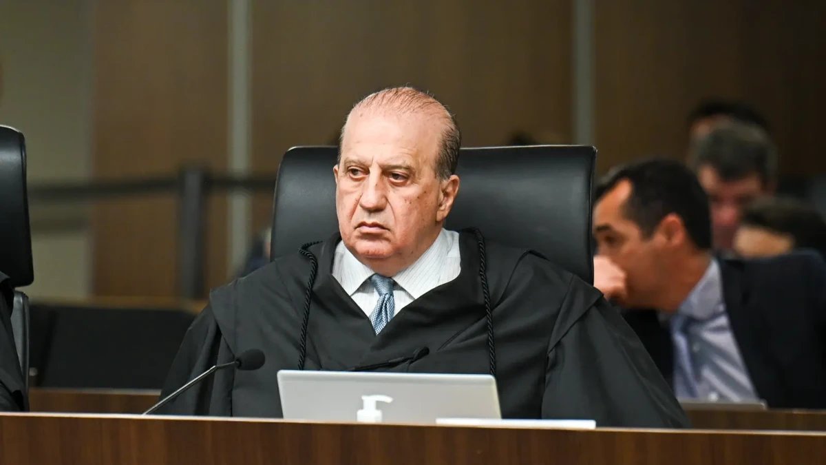 Ministro do TCU diz que manobras fiscais voltaram e alerta sobre risco às aposentadorias
